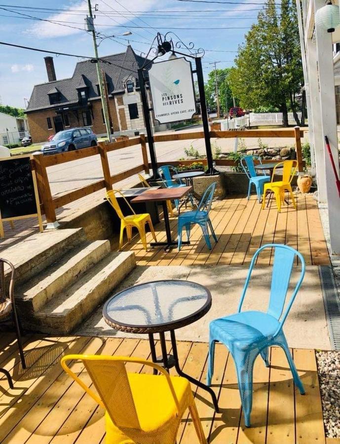 Les Pinsons Des Rives Acomodação com café da manhã La Malbaie Exterior foto