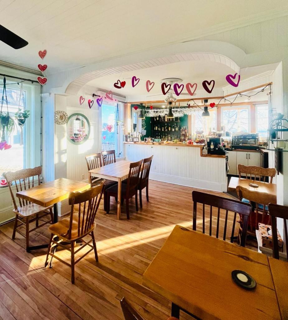Les Pinsons Des Rives Acomodação com café da manhã La Malbaie Exterior foto