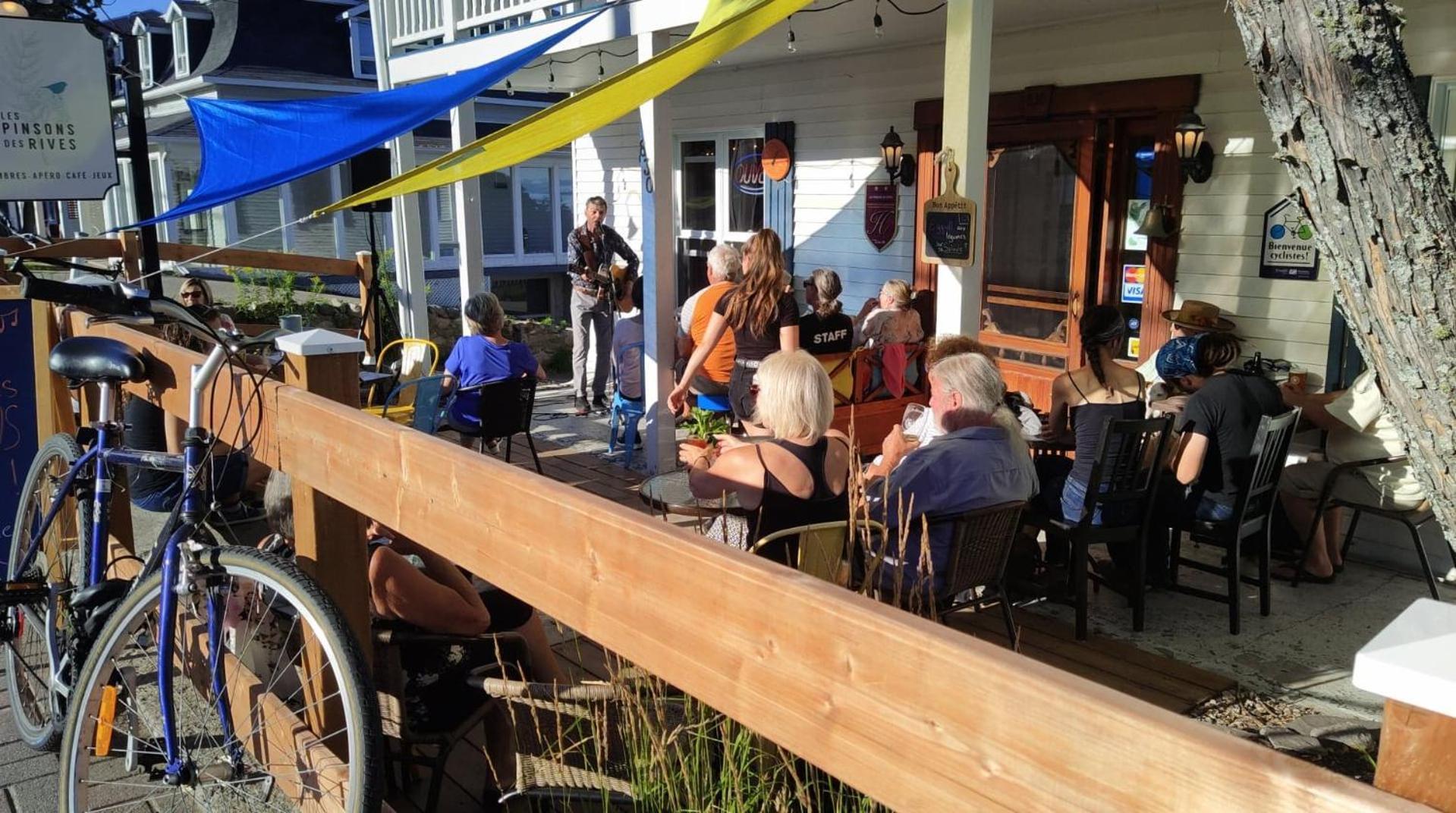 Les Pinsons Des Rives Acomodação com café da manhã La Malbaie Exterior foto