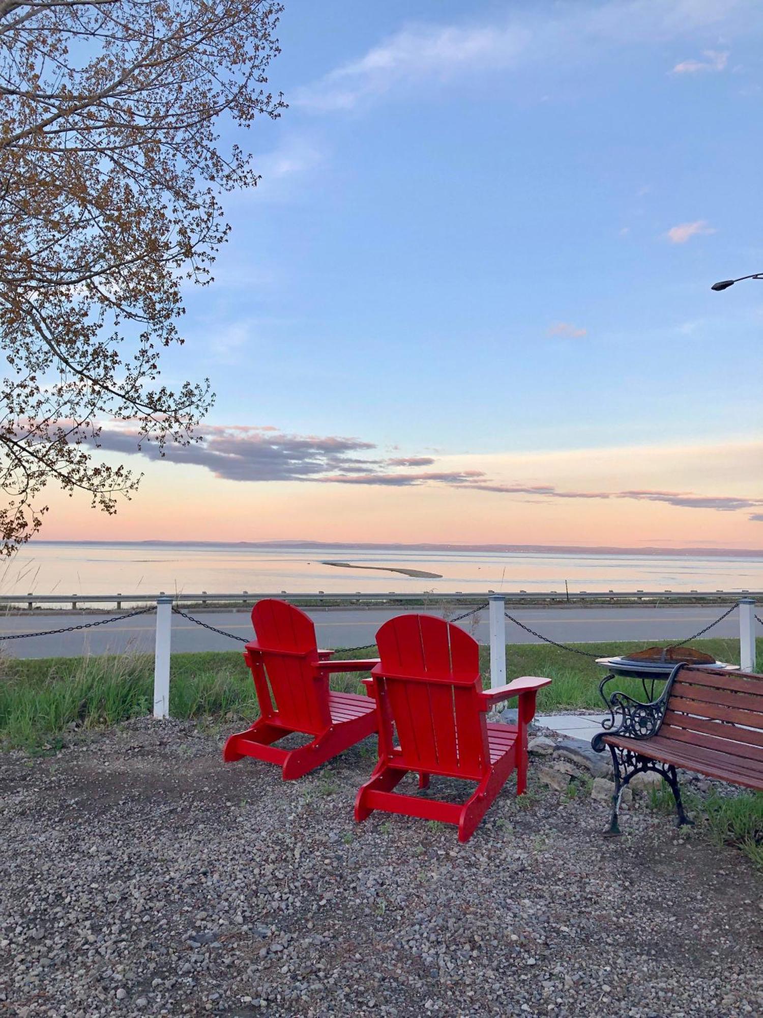 Les Pinsons Des Rives Acomodação com café da manhã La Malbaie Exterior foto