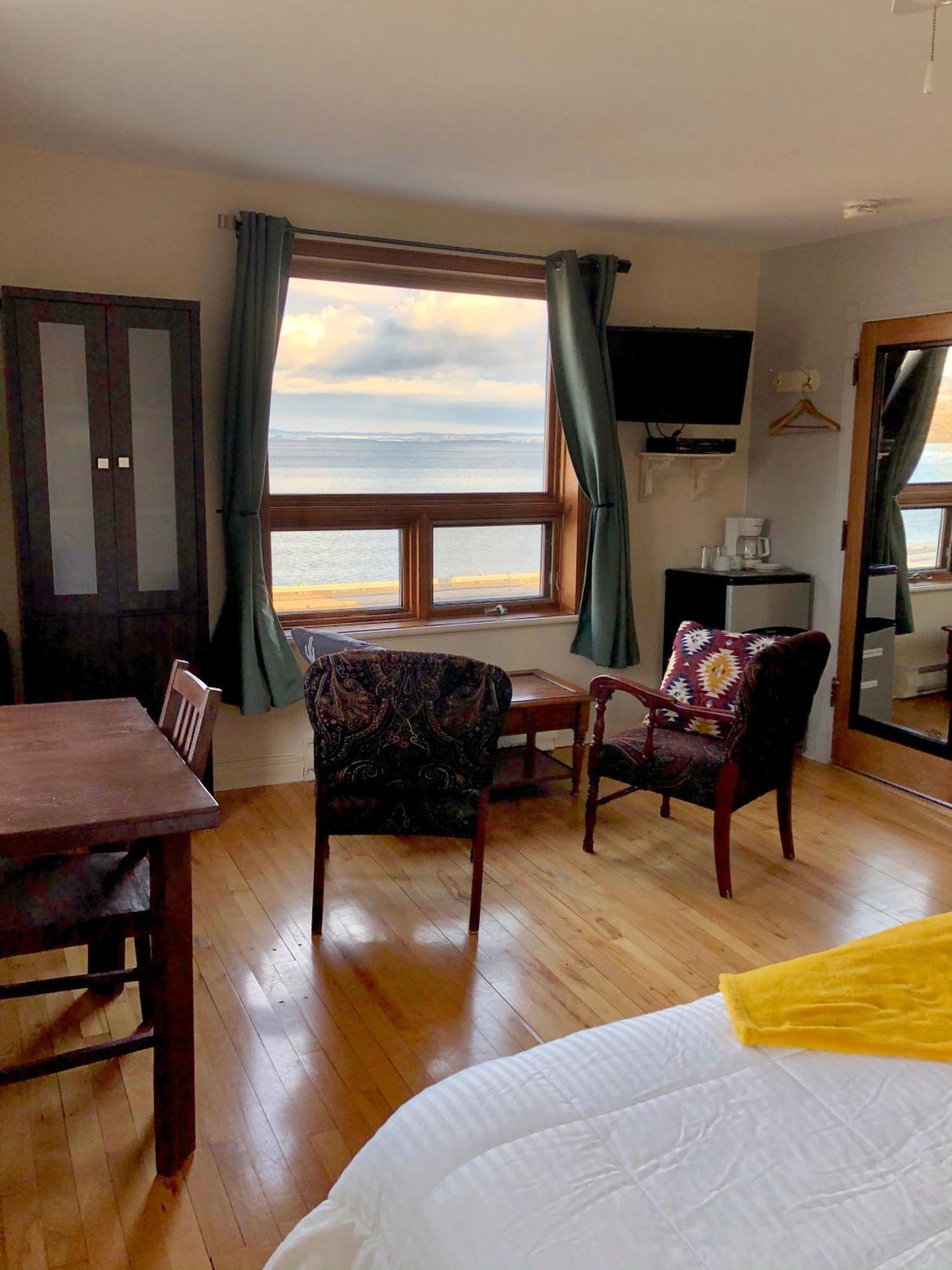 Les Pinsons Des Rives Acomodação com café da manhã La Malbaie Quarto foto