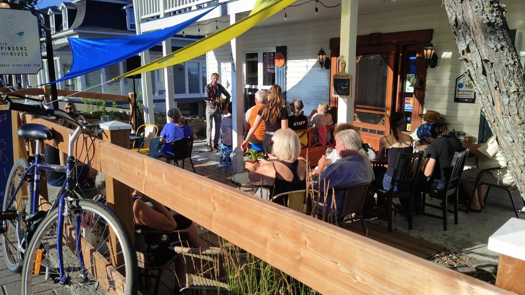Les Pinsons Des Rives Acomodação com café da manhã La Malbaie Exterior foto