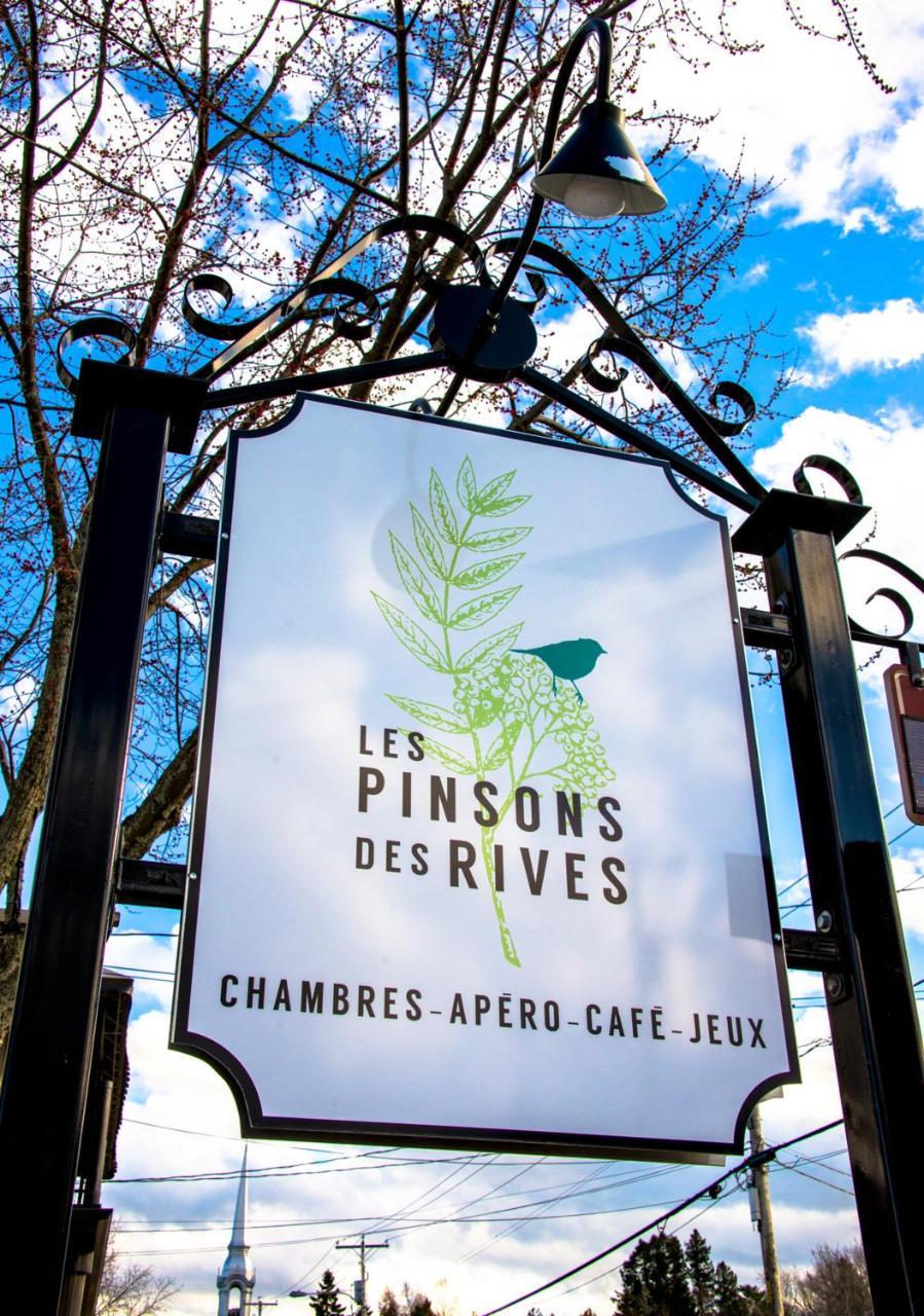 Les Pinsons Des Rives Acomodação com café da manhã La Malbaie Exterior foto